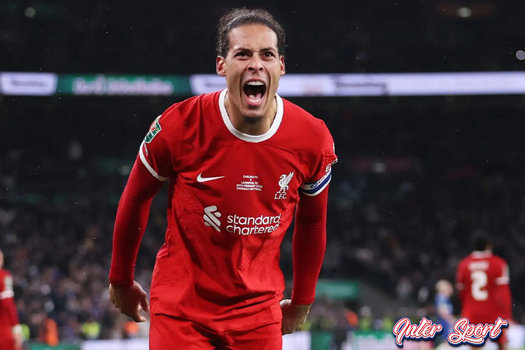 Jika Van Dijk Hengkang, Liverpool Siap Datangkan Bek Tangguh