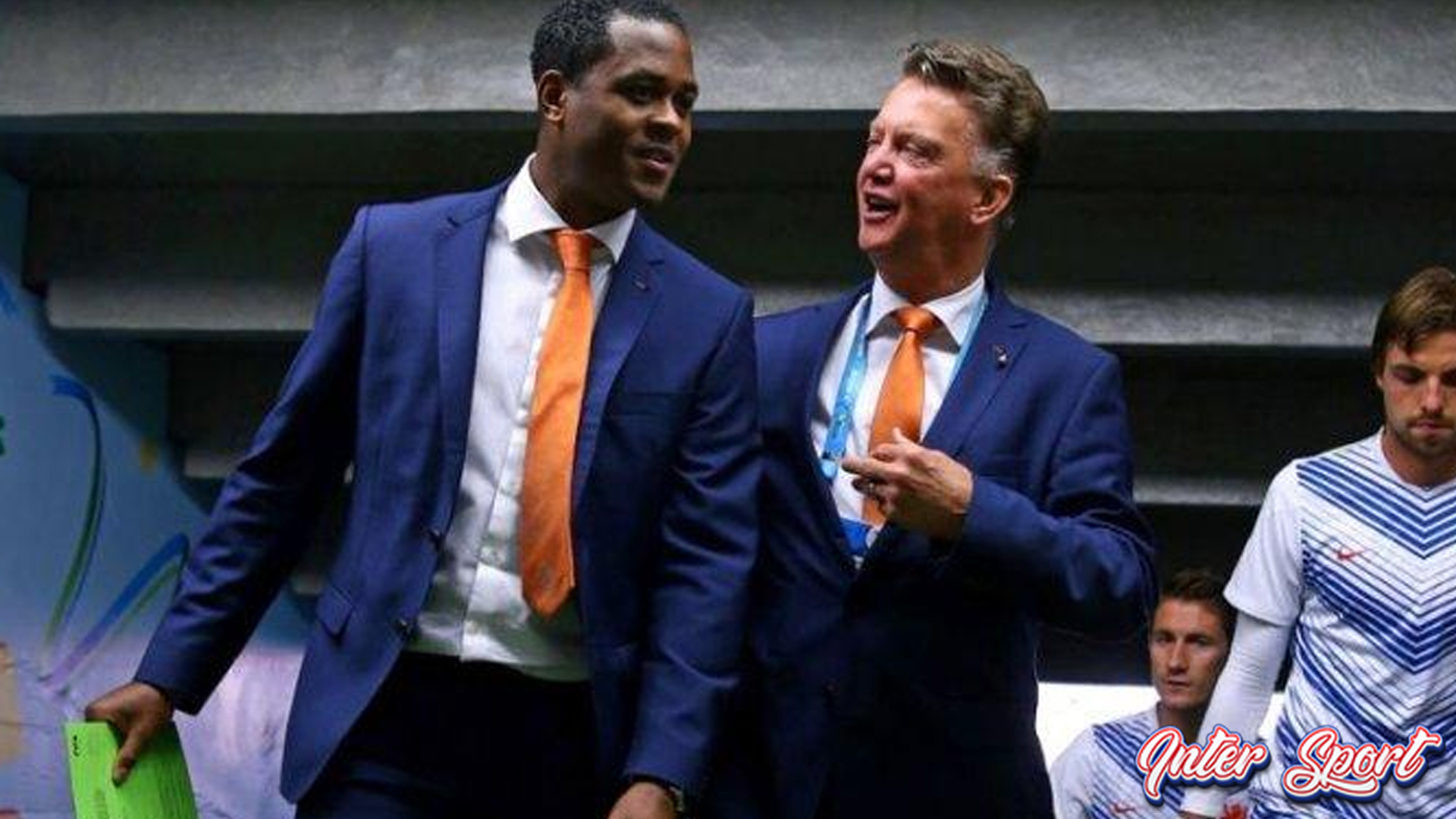 Rumor: Van Gaal dan Kluivert Tangani Timnas Indonesia