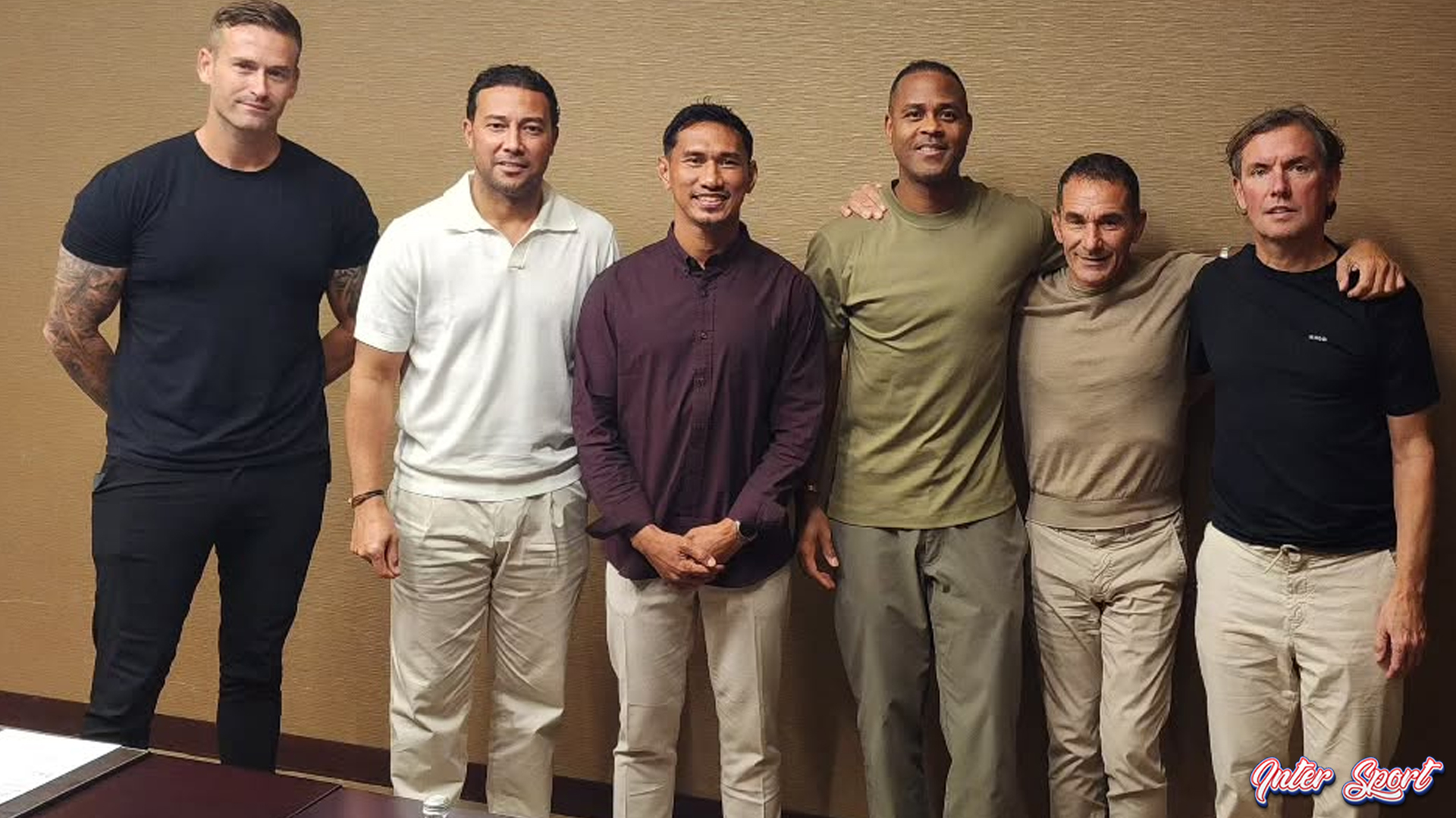Percaya Penuh! Kluivert Ungkap Alasan Rekrut Woudenberg