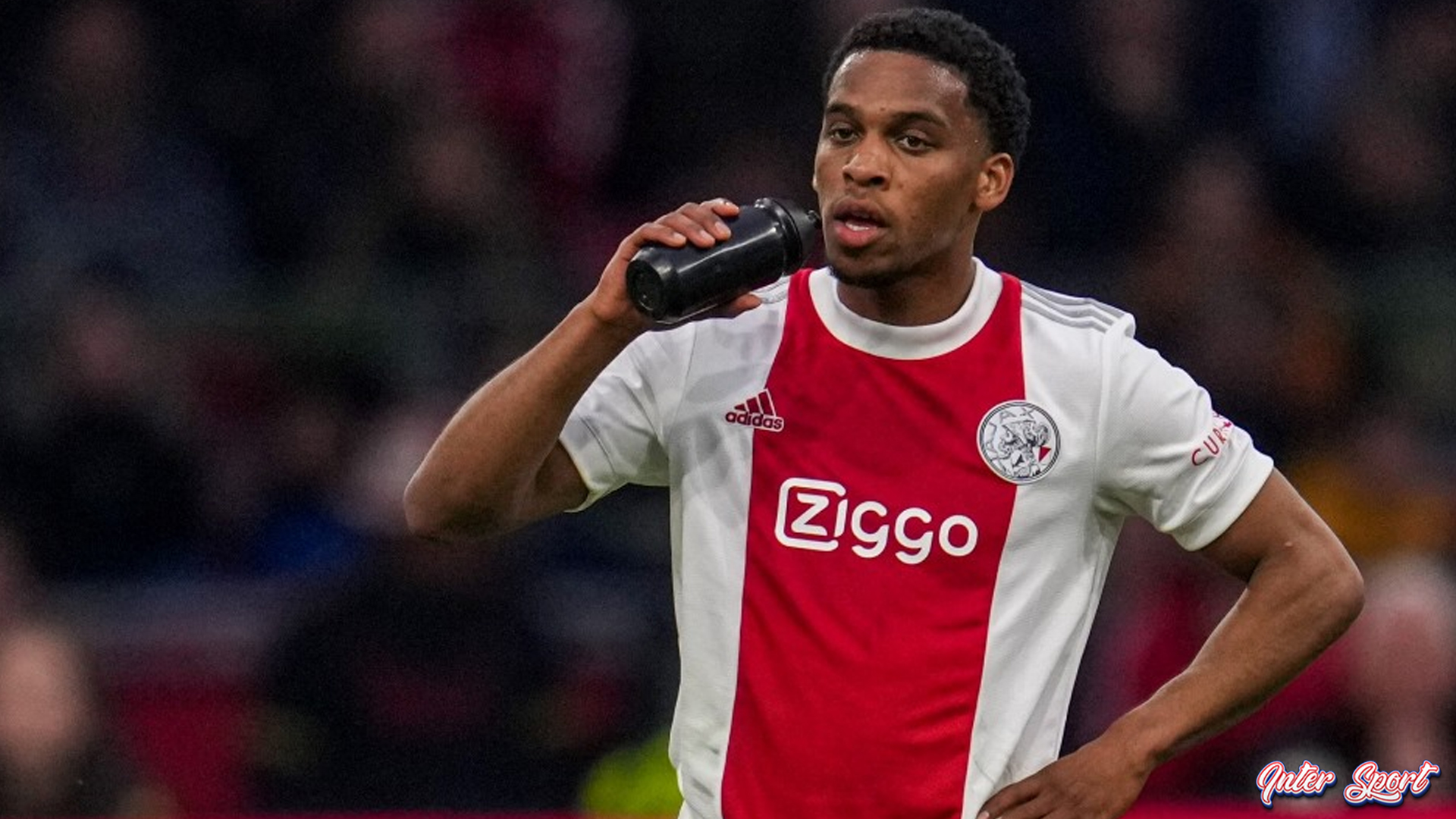Transfer Jurrien Timber, 4 Fakta Membuat Arsenal Tegas Menolak