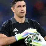 Inter Bantah Vicario, Tottenham Balas 5 Incaran Baru ala Dibu Martinez