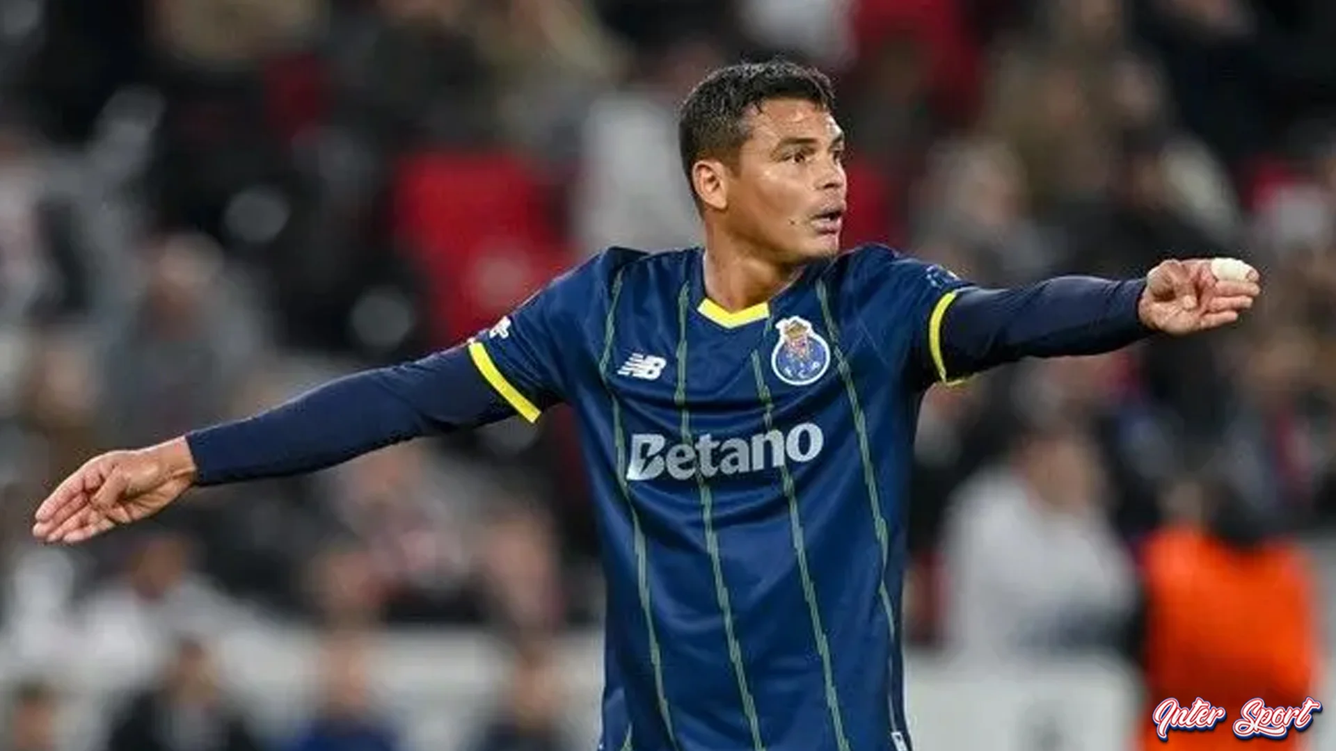 Liga Europa Thiago Silva Penampilan Spektakuler di Usia 41 Tahun